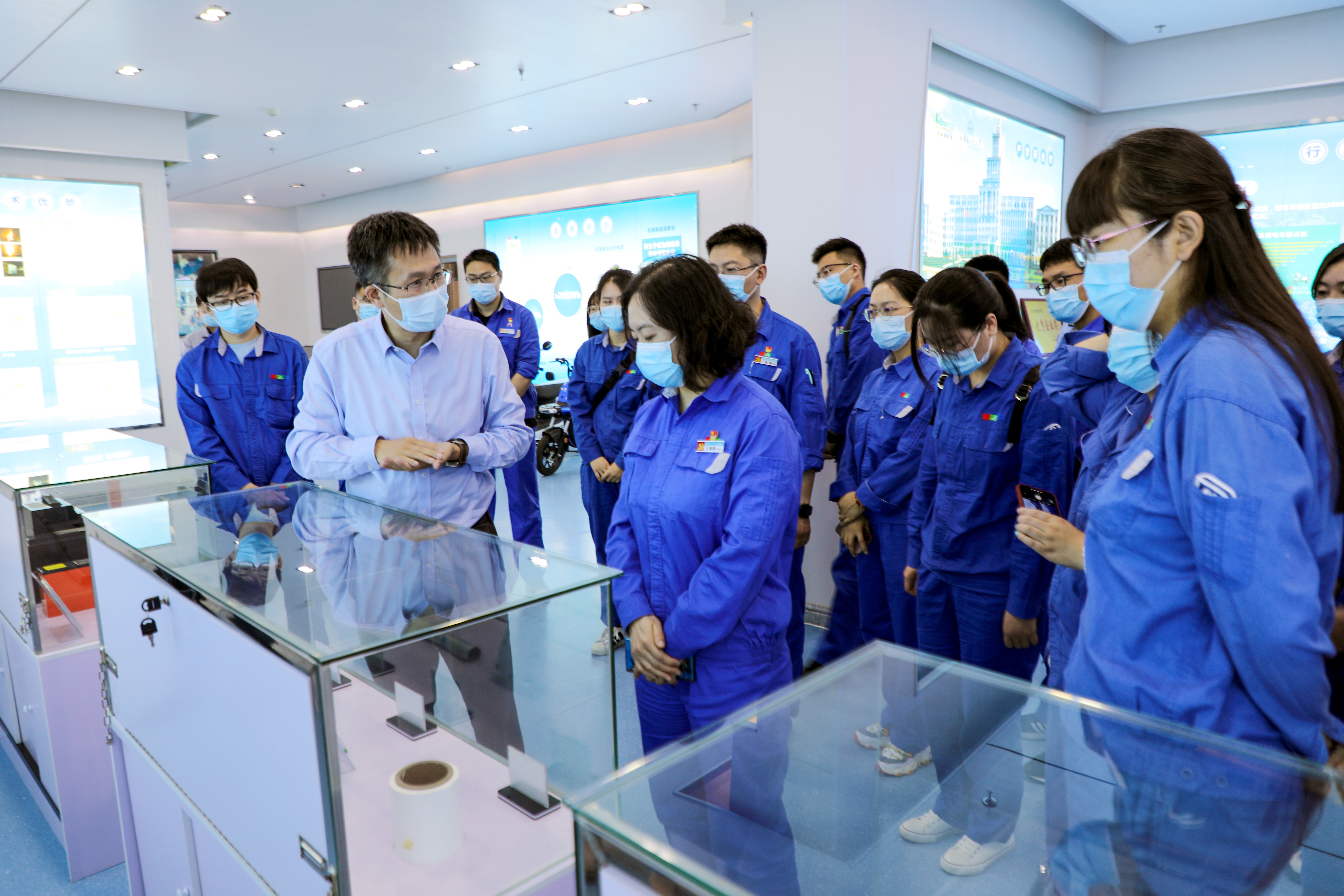 青春赛道 奋斗有光｜云顶国际高科开展青年员工座谈会