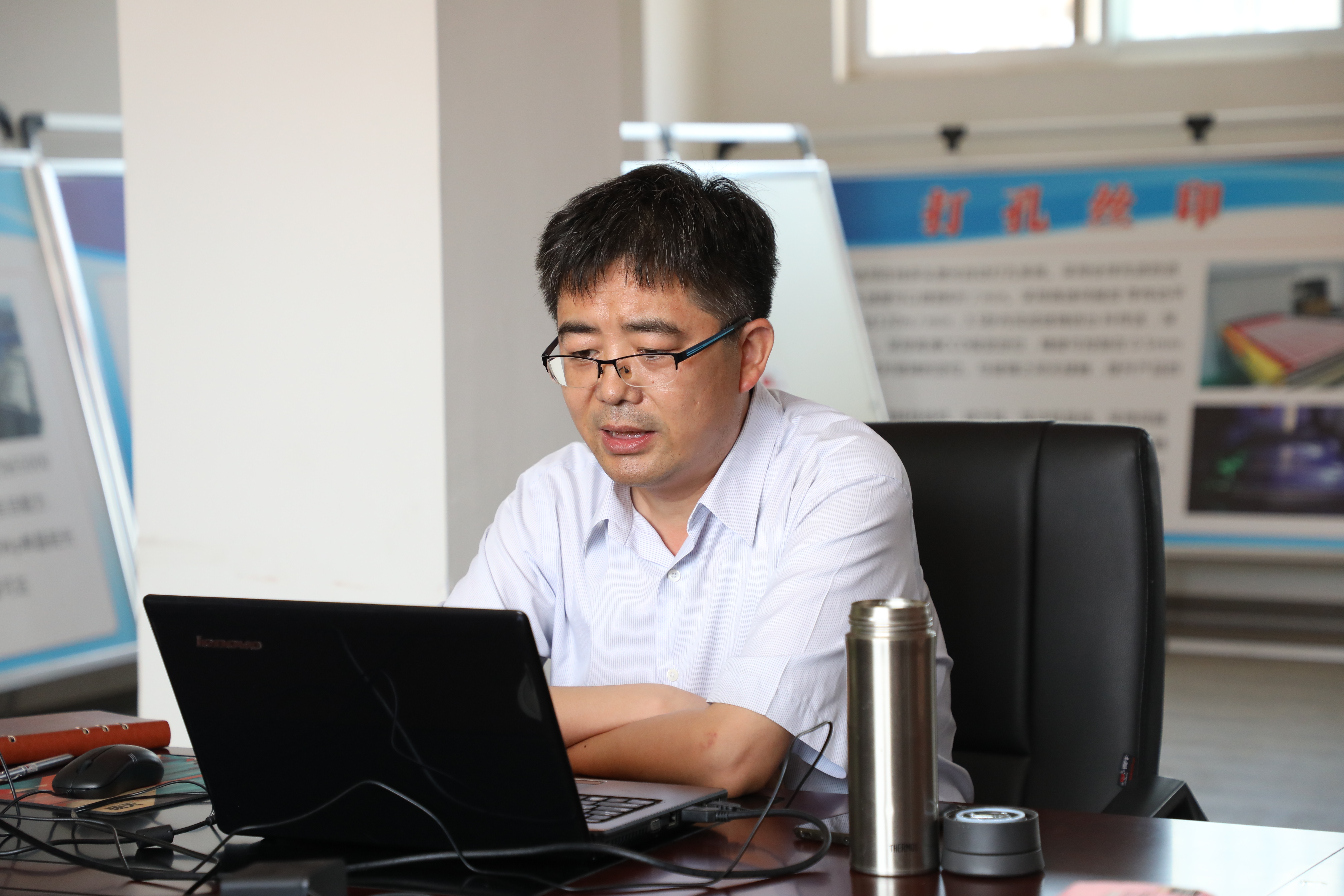 工地党课动人心 党员干部齐奋进——许昌云顶国际新能科技有限公司开展讲党课活动