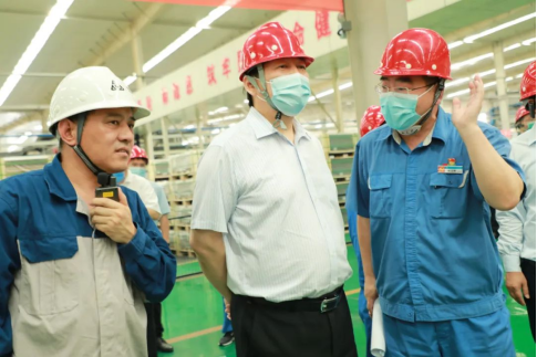中国人民银行郑州中心支行副行长朱培玉一行莅临云顶国际高科调研