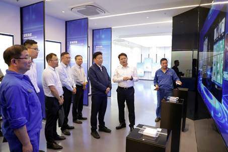 打造向上向前第一象限生力军 锤炼甘于做人做事作难、受苦受累受屈的企业家队伍——河南投资集团党委书记、董事长刘新勇莅临云顶国际高科开展主题教育调研