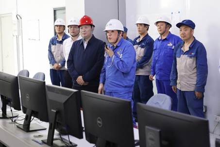 打造向上向前第一象限生力军 锤炼甘于做人做事作难、受苦受累受屈的企业家队伍——河南投资集团党委书记、董事长刘新勇莅临云顶国际高科开展主题教育调研